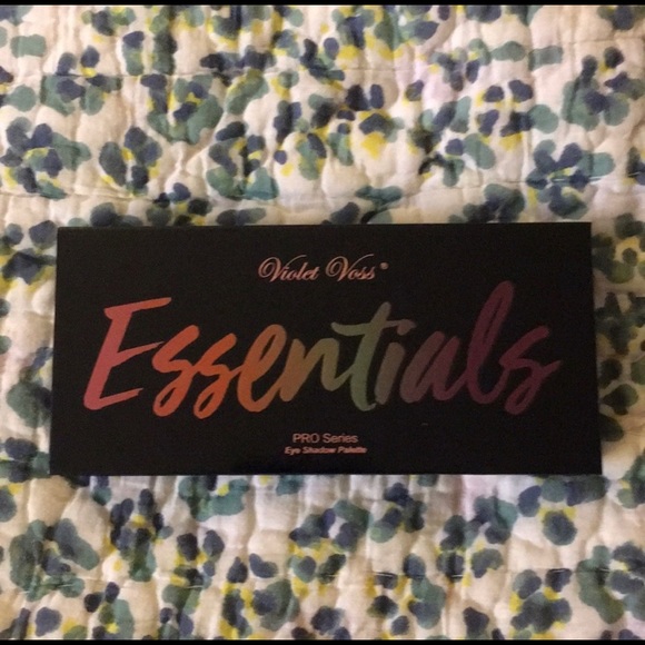 Violet Voss Essentials Eyeshadow Palette - Picture 4 of 6